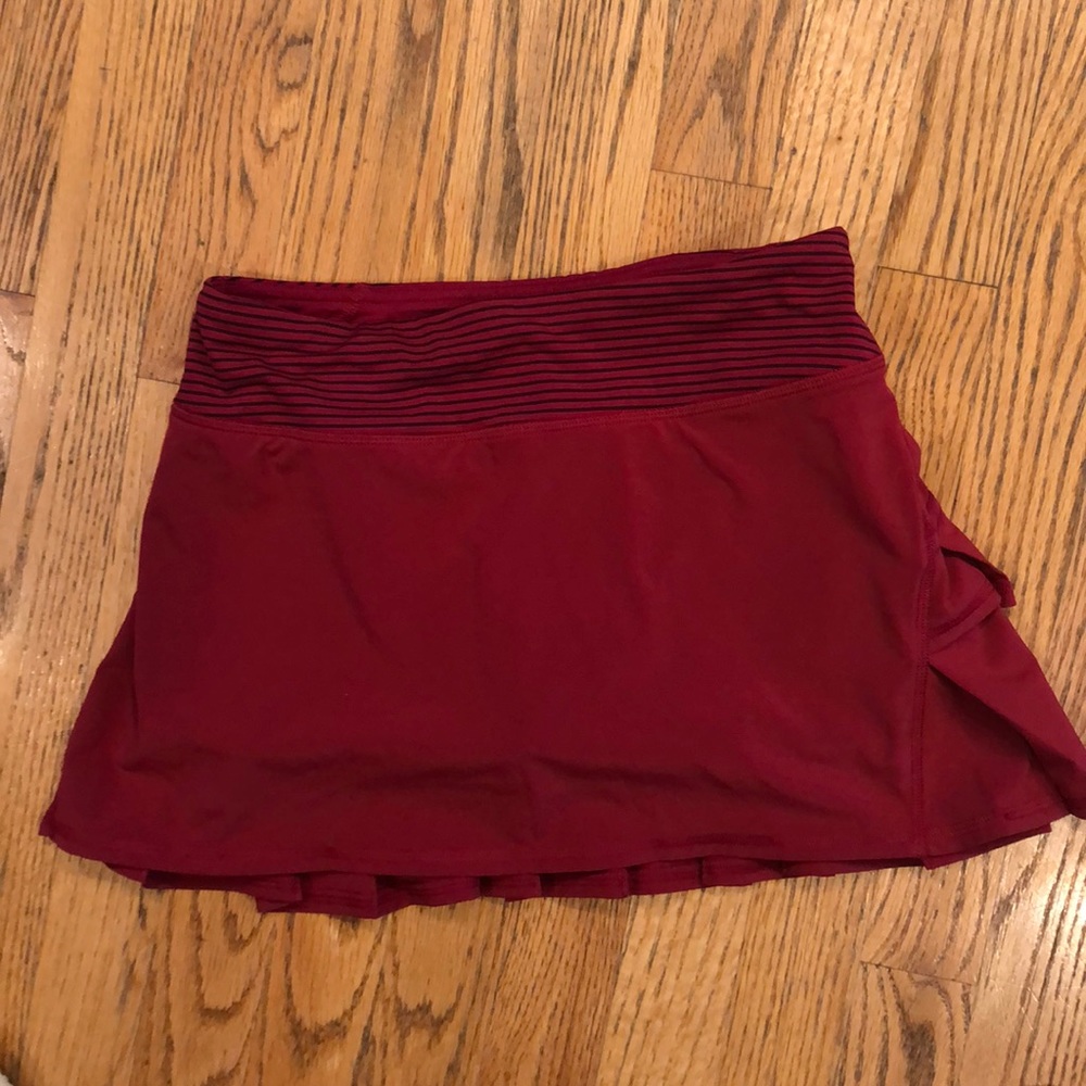 Red lululemon athletic skirt